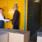 Female with a blue folder shakes hands with a bearded man, people are in a warehouse SSUCv3H4sIAAAAAAAACpRUTW/cIBC9V+p/WHEOqvkwmBx76K1S71UPY8BZFNZYBqeqVvnvxfayyyZKpd48b77eDG98/vzpcEA9RKfR4+G8Wtl23i8xzZBcGDPcPFzw2Y7GzjXyMjPR1AC42rLGpTA78DXYQ9LHEU42g+Pi/Qq/bk4UE6Ql2lhxMXYK0aXpGFJYcXbt5OH0JwOkAGa2cIrJbYVvYSb0Nqagn1e06qUh2adM7q5b2cTP3T4Ux+bMGdmFvi7RjTbGL9/cCKO26KGKiUu/xnx3UVvvYbRhiaj4984flP1hw+T/p9j+8es66JMd9bqQ82s15Wy9hX2jl5lQp40xg+W4V2AwHwzFoKnGjIPVrDWqN6LQQG0GQGmNKWcK854y3DNOsG6MoS2RQht2DQZlxDCQDquGNJiDkbiTubxijenawTRUthv/nTR6/p3sfNr2f6ELi3Gheo+XoMFvz17NBG6CGe7yptlpNz5VSEjHTaqlkg7LmOZ1P4gSdaXsQ5igz3t/PAy5ky34EWLMGabgtXDybYRT1WoMaVsw2qsik5W1moQxzoToaCtIR7hSLaplfnS5zsaocFwmH8DYtelVIO8OgAiliGpa0V6lcruF4hM3391ZlADJq+T6QvYAKlWz+4tkVy2eXEpvyb0vTpQsJ/khe5r38U8CnLTyQuDu95BjnLn7PdQEEFWCCKbE7X3f9keia3nbNby5qbZuj4RklAnVsk2ol8ZunRpRaiS1XYMlp4AJsRZ3agAsh850+aKyvGXOev0LAAD//wMAkiaQmlUFAAA=